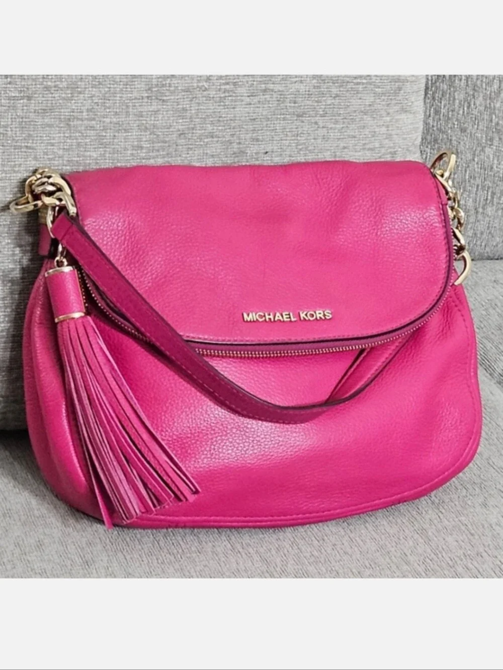Michael Kors Bedford Tassel Shoulder Bag...EUC